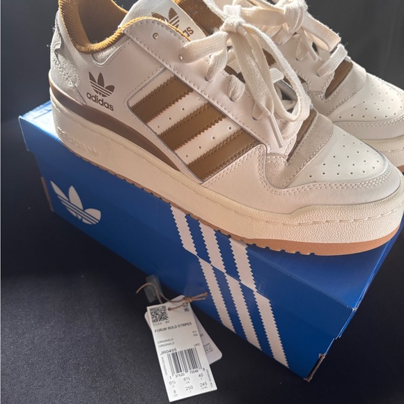 Adidas Cream and Tan Sneakers - Picture 2 of 10